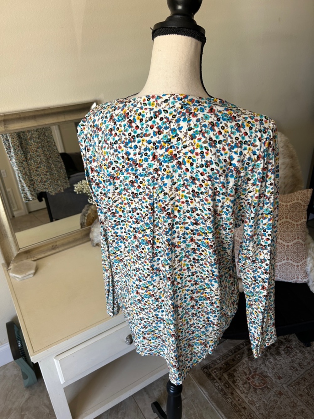 Jane & Delancey country Floral Pintuck Long-Sleeve button down Blouse White L - Picture 8 of 13